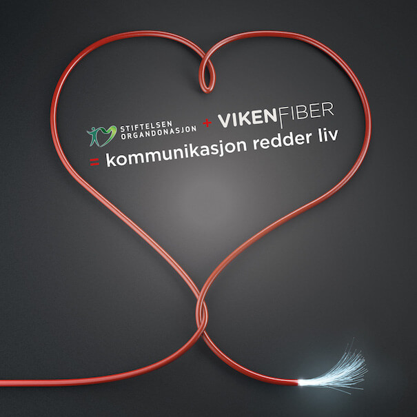 Illustrasjonsfoto av en kabel formet som et hjerte med logoen til Stiftelsen Organdonasjon og Viken fiber.